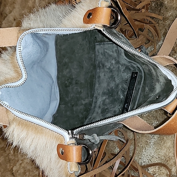 Fringe Cowhide Tote Bag - Tan and Cream main image 4